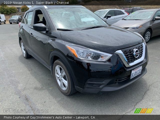 2019 Nissan Kicks S in Super Black
