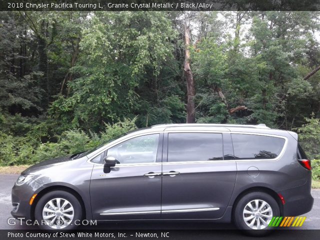 2018 Chrysler Pacifica Touring L in Granite Crystal Metallic