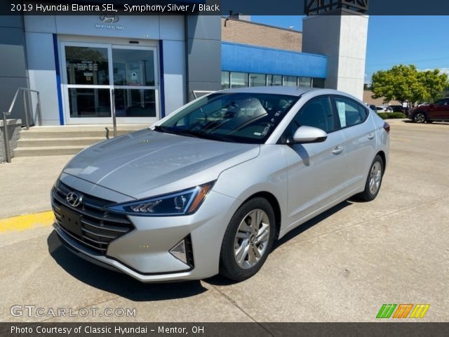2019 Hyundai Elantra SEL in Symphony Silver