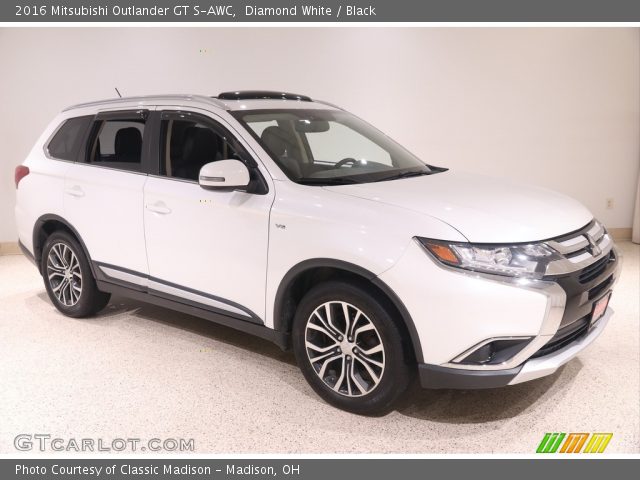 2016 Mitsubishi Outlander GT S-AWC in Diamond White