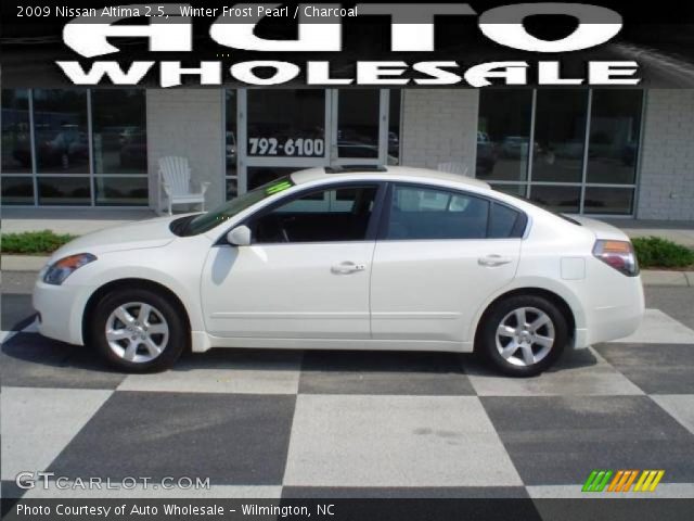 2009 Nissan Altima 2.5 in Winter Frost Pearl