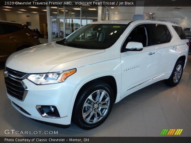 2020 Chevrolet Traverse Premier AWD in Iridescent Pearl Tricoat