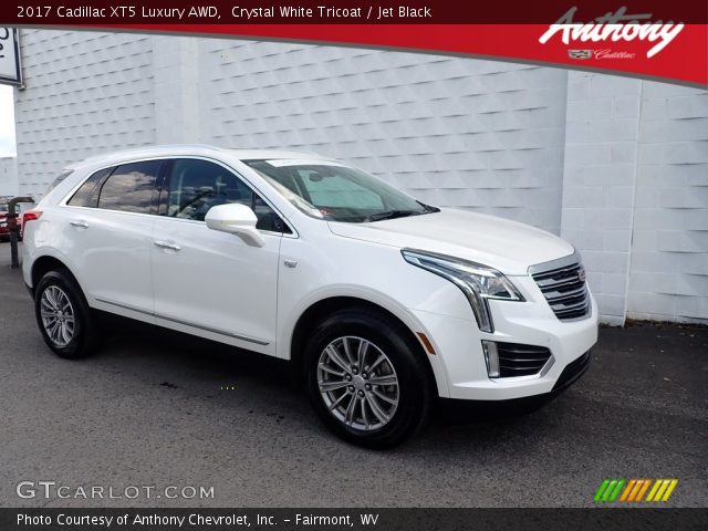 2017 Cadillac XT5 Luxury AWD in Crystal White Tricoat