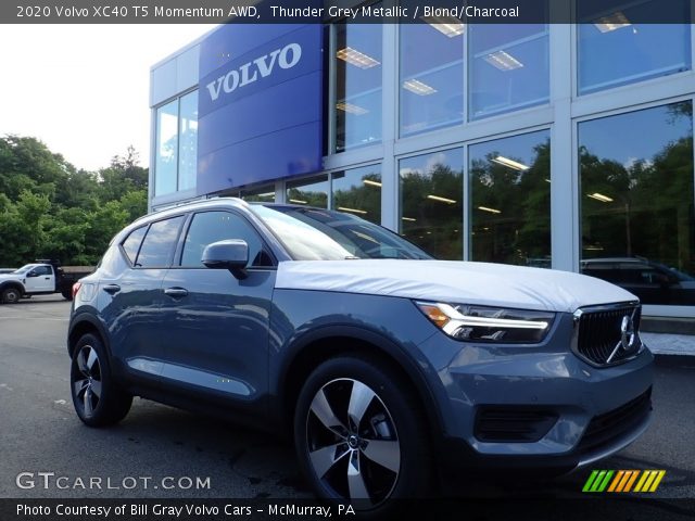 2020 Volvo XC40 T5 Momentum AWD in Thunder Grey Metallic