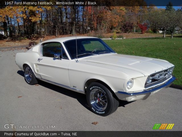 1967 Ford Mustang Fastback in Wimbledon White