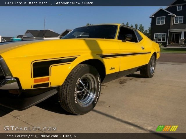 1971 Ford Mustang Mach 1 in Grabber Yellow