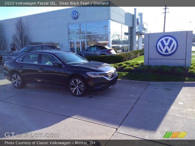 2020 Volkswagen Passat SEL in Deep Black Pearl