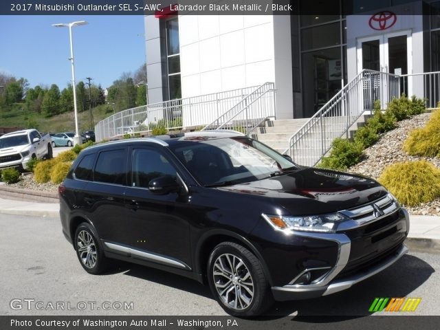 2017 Mitsubishi Outlander SEL S-AWC in Labrador Black Metallic