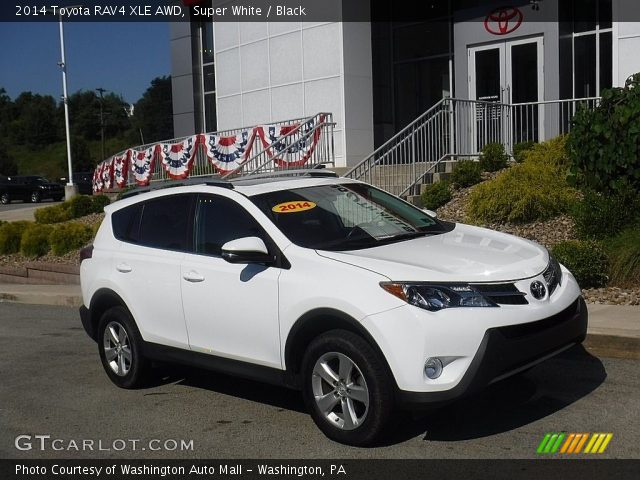 2014 Toyota RAV4 XLE AWD in Super White