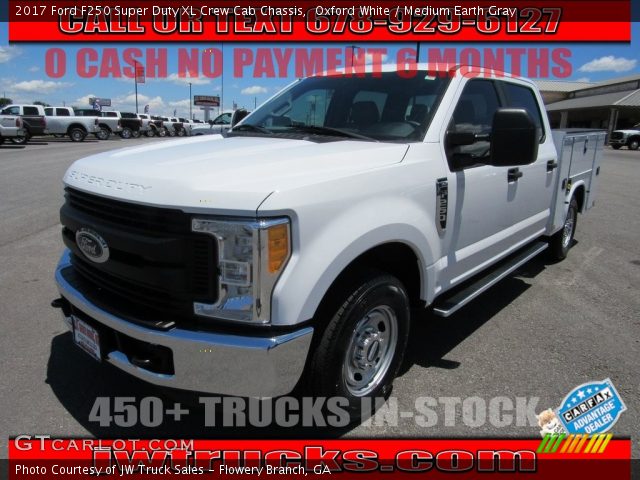 2017 Ford F250 Super Duty XL Crew Cab Chassis in Oxford White