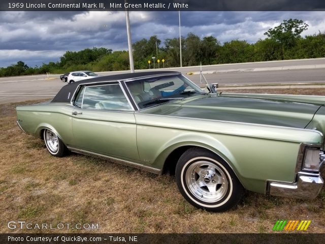 1969 Lincoln Continental Mark III in Mint Green Metallic