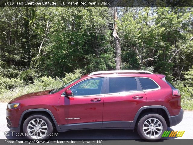 2019 Jeep Cherokee Latitude Plus in Velvet Red Pearl