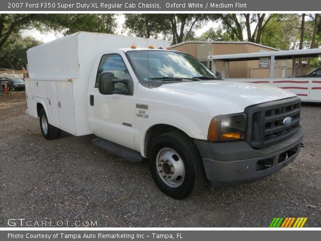 2007 Ford F350 Super Duty XL Regular Cab Chassis in Oxford White