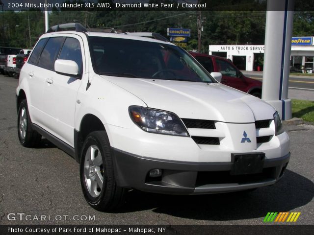 2004 Mitsubishi Outlander XLS AWD in Diamond White Pearl
