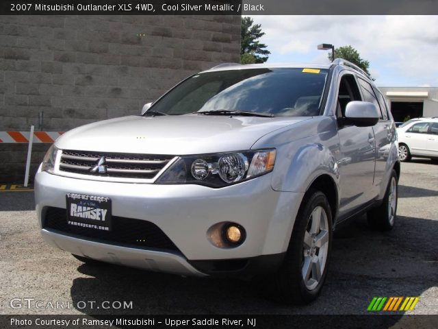 2007 Mitsubishi Outlander XLS 4WD in Cool Silver Metallic
