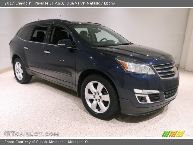 2017 Chevrolet Traverse LT AWD in Blue Velvet Metallic
