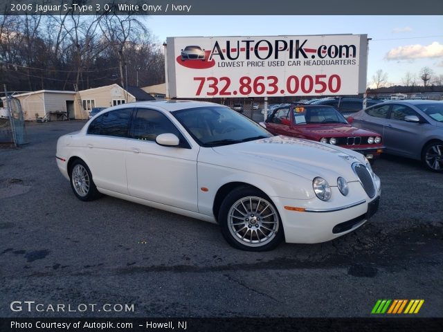 2006 Jaguar S-Type 3.0 in White Onyx