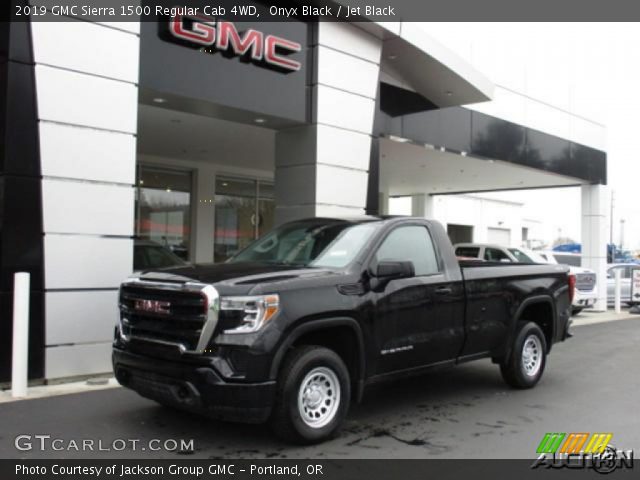 2019 GMC Sierra 1500 Regular Cab 4WD in Onyx Black