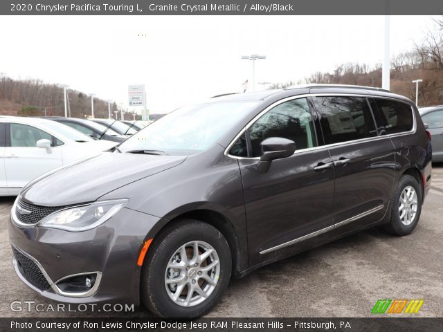 2020 Chrysler Pacifica Touring L in Granite Crystal Metallic