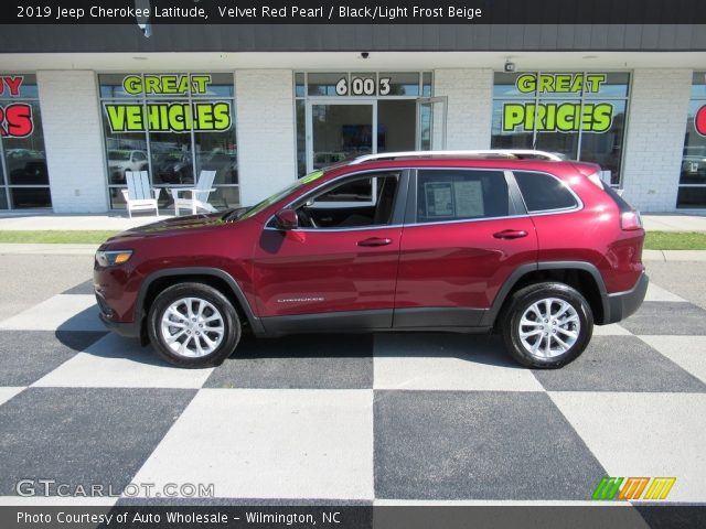2019 Jeep Cherokee Latitude in Velvet Red Pearl