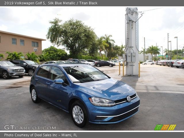 2019 Volkswagen Golf S in Silk Blue Metallic