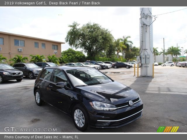 2019 Volkswagen Golf S in Deep Black Pearl