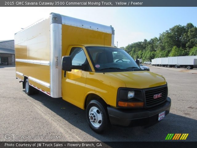 2015 GMC Savana Cutaway 3500 Commercial Moving Truck in Yellow