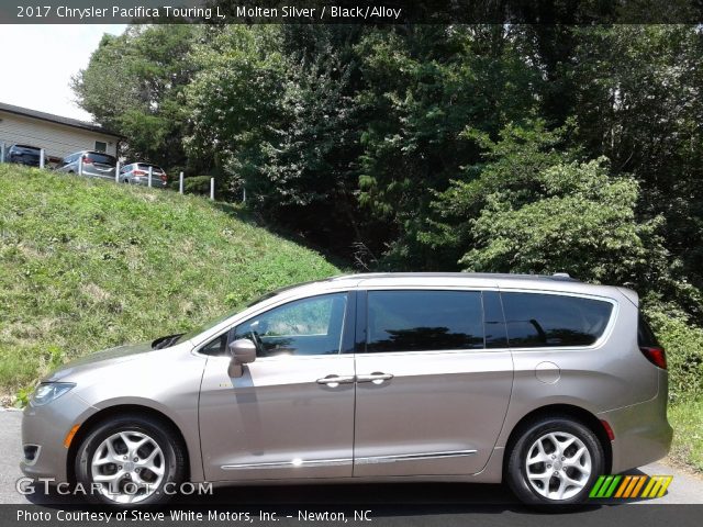 2017 Chrysler Pacifica Touring L in Molten Silver