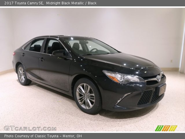 2017 Toyota Camry SE in Midnight Black Metallic