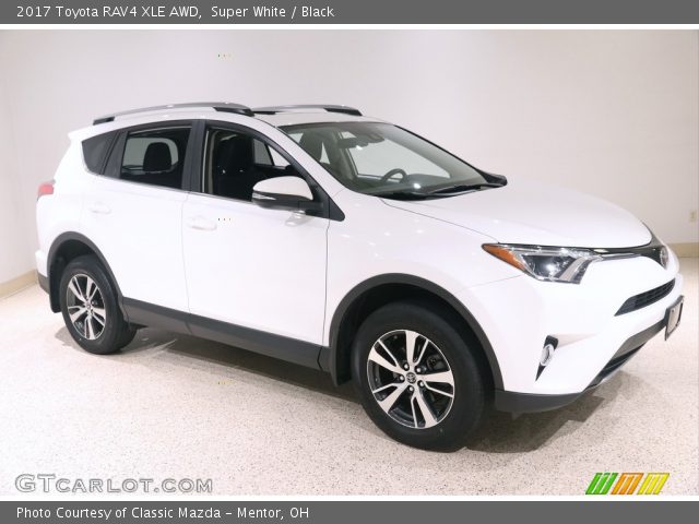 2017 Toyota RAV4 XLE AWD in Super White