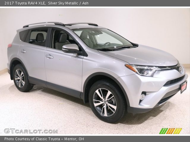 2017 Toyota RAV4 XLE in Silver Sky Metallic