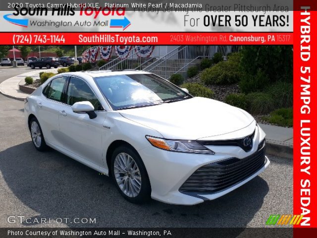 2020 Toyota Camry Hybrid XLE in Platinum White Pearl