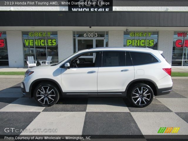 2019 Honda Pilot Touring AWD in White Diamond Pearl