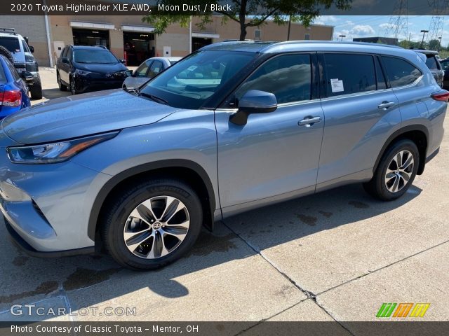 2020 Toyota Highlander XLE AWD in Moon Dust