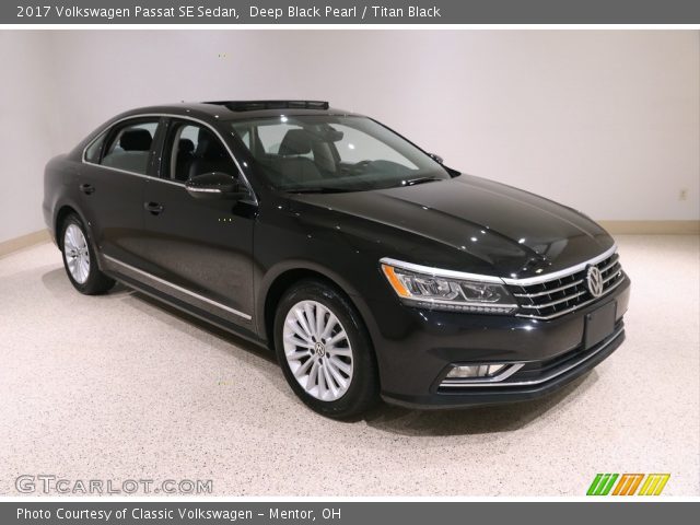 2017 Volkswagen Passat SE Sedan in Deep Black Pearl