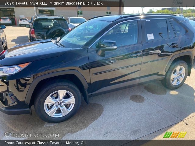 2020 Toyota RAV4 XLE in Midnight Black Metallic