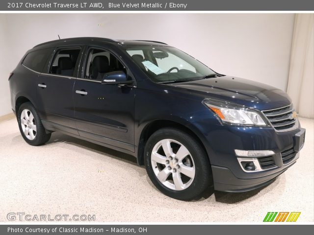2017 Chevrolet Traverse LT AWD in Blue Velvet Metallic