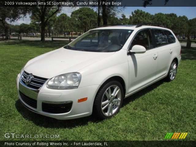 2009 Volkswagen Jetta SE SportWagen in Candy White