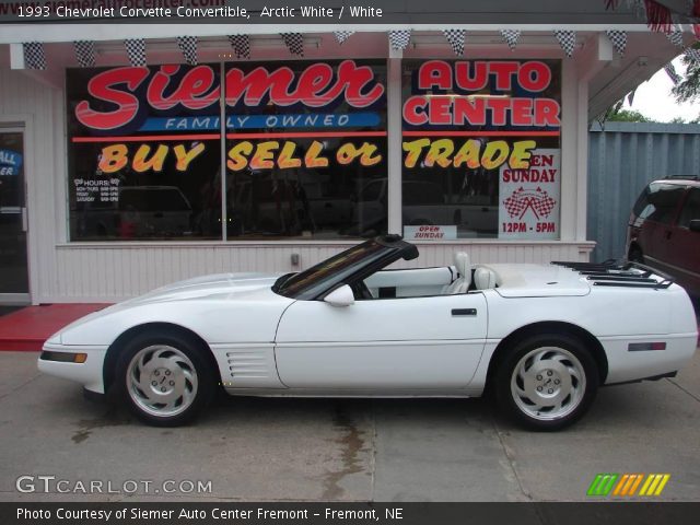 1993 Chevrolet Corvette Convertible in Arctic White