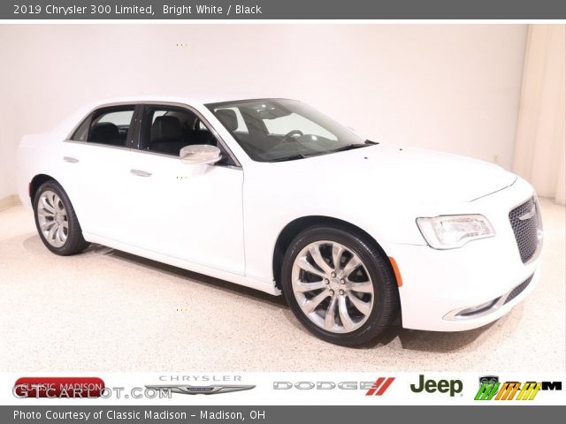 2019 Chrysler 300 Limited in Bright White