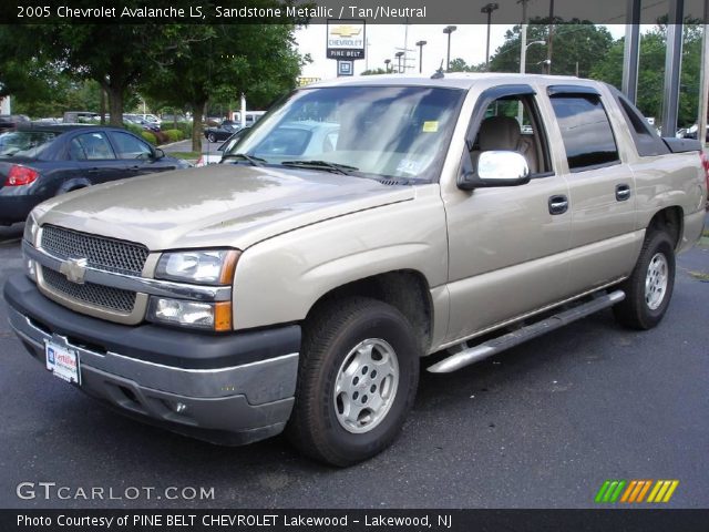 2005 Chevrolet Avalanche LS in Sandstone Metallic