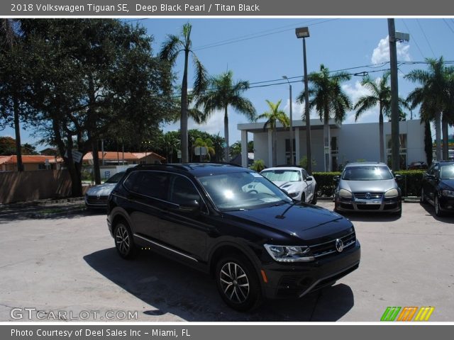 2018 Volkswagen Tiguan SE in Deep Black Pearl