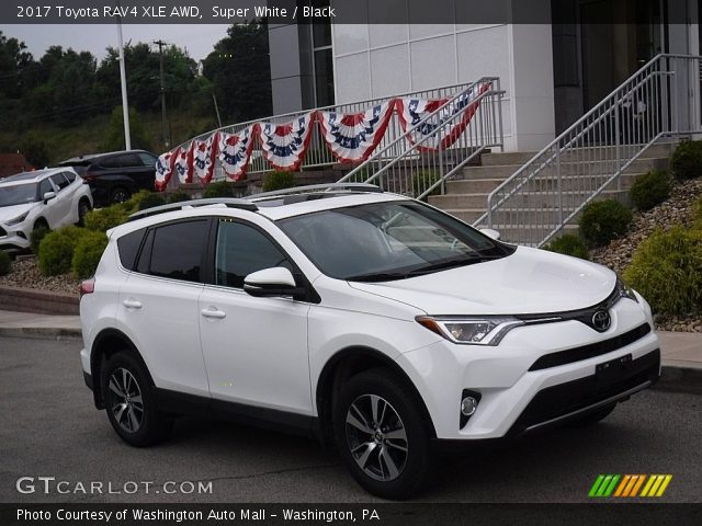 2017 Toyota RAV4 XLE AWD in Super White
