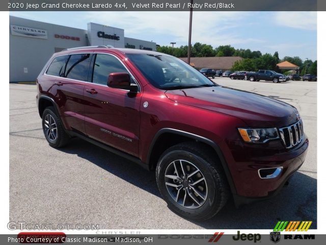 2020 Jeep Grand Cherokee Laredo 4x4 in Velvet Red Pearl