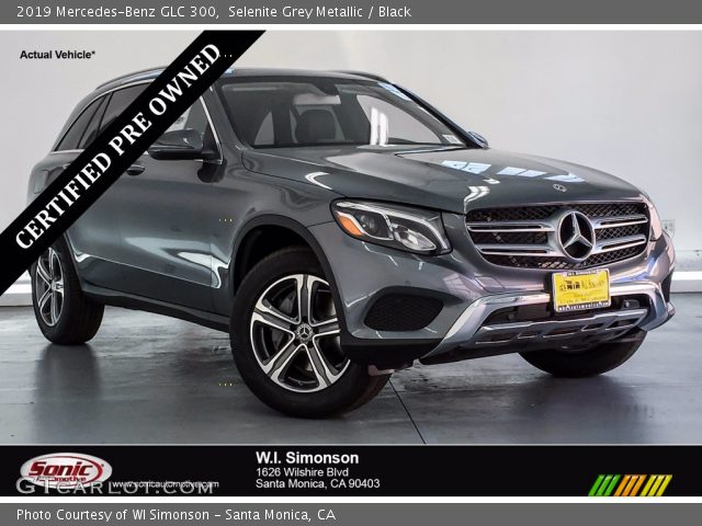 2019 Mercedes-Benz GLC 300 in Selenite Grey Metallic