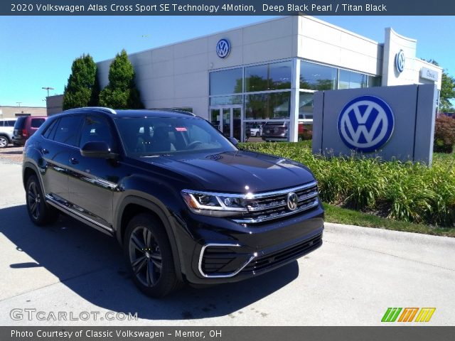 2020 Volkswagen Atlas Cross Sport SE Technology 4Motion in Deep Black Pearl