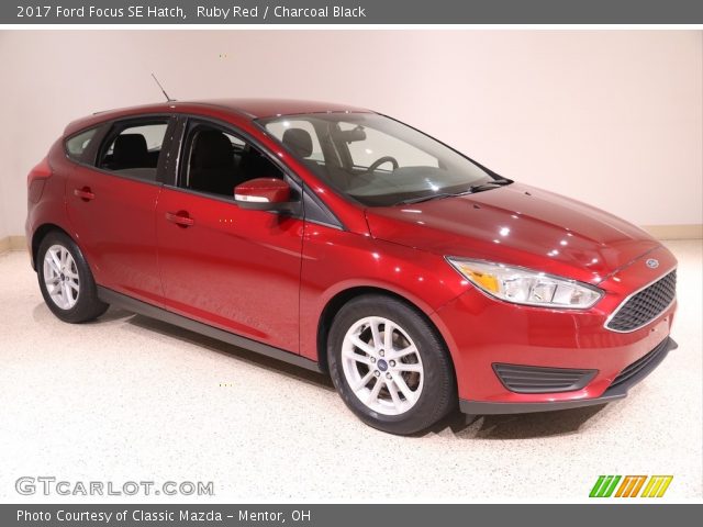 2017 Ford Focus SE Hatch in Ruby Red