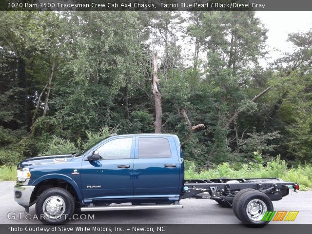 2020 Ram 3500 Tradesman Crew Cab 4x4 Chassis in Patriot Blue Pearl