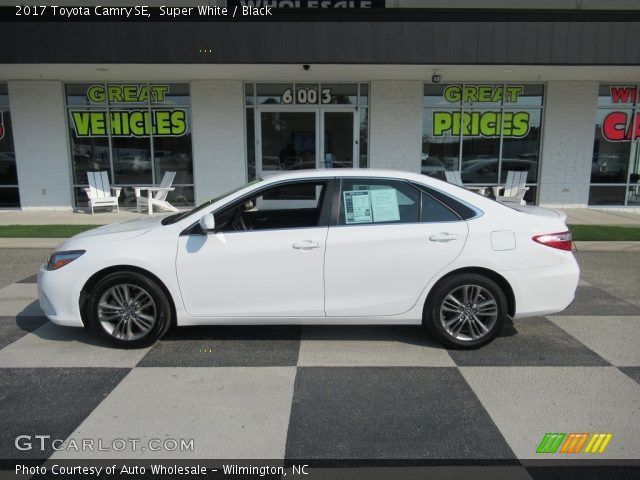 2017 Toyota Camry SE in Super White