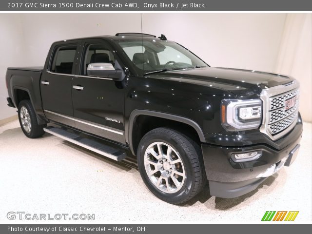 2017 GMC Sierra 1500 Denali Crew Cab 4WD in Onyx Black